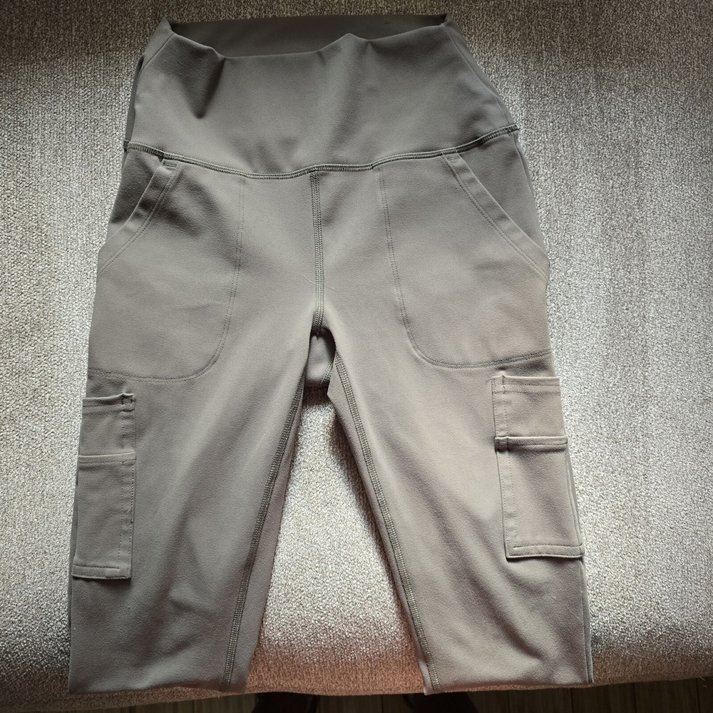 Avalanche Outdoor Supply Olive Legging Style Pants Size Sm RN63619. ‎   C-32